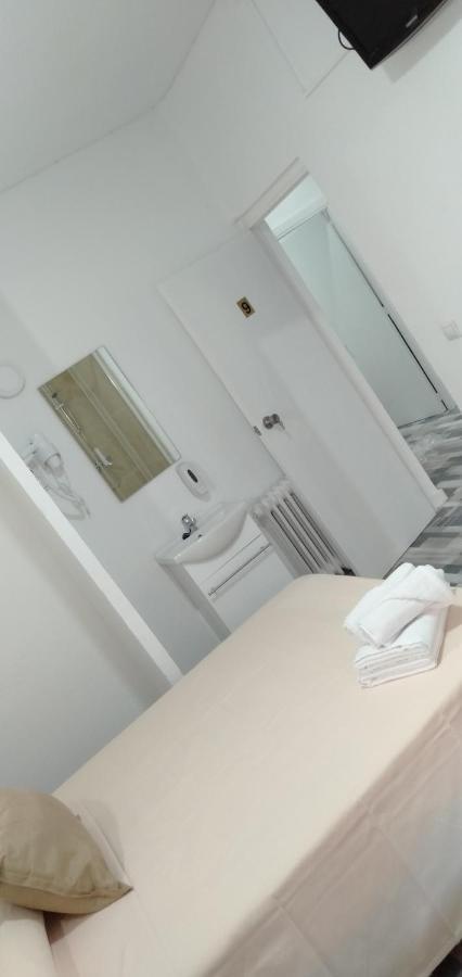 Hostal Noche Y Dia Madrid Kültér fotó